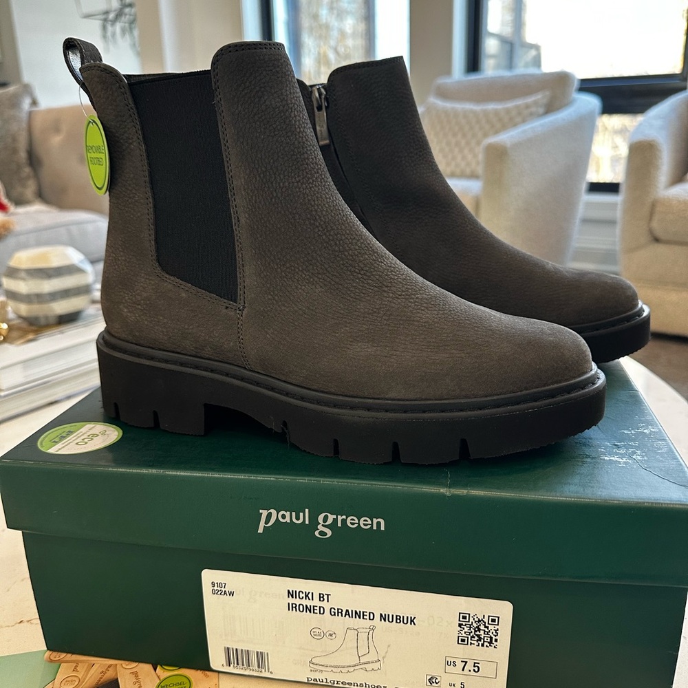 Paul Green Women's Nicki Ironed Grained Nubuck Chelsea Boots